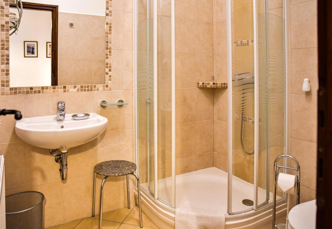 Szin-Es Vendeghaz Bed & Breakfast Szentes Luaran gambar